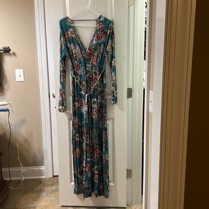 Floral maternity maxi dress